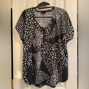 Laura Cruz  Womens Blouse, Black And White Floral, Size 1X EUC